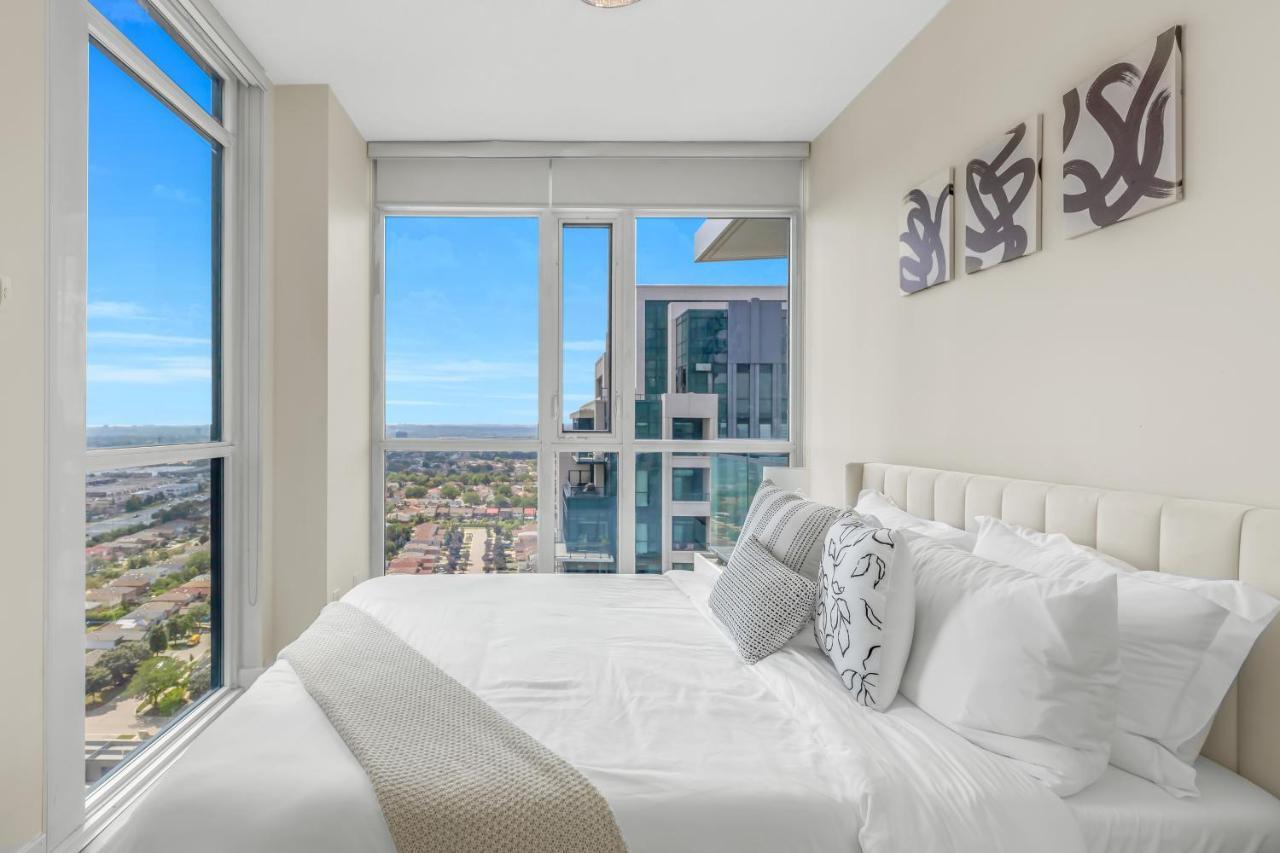 Ultra Luxurious 2.5 Bedroom 2 Full Bathroom 1 Parking Condo Near Sq1 Striking Views Mississauga Exteriör bild