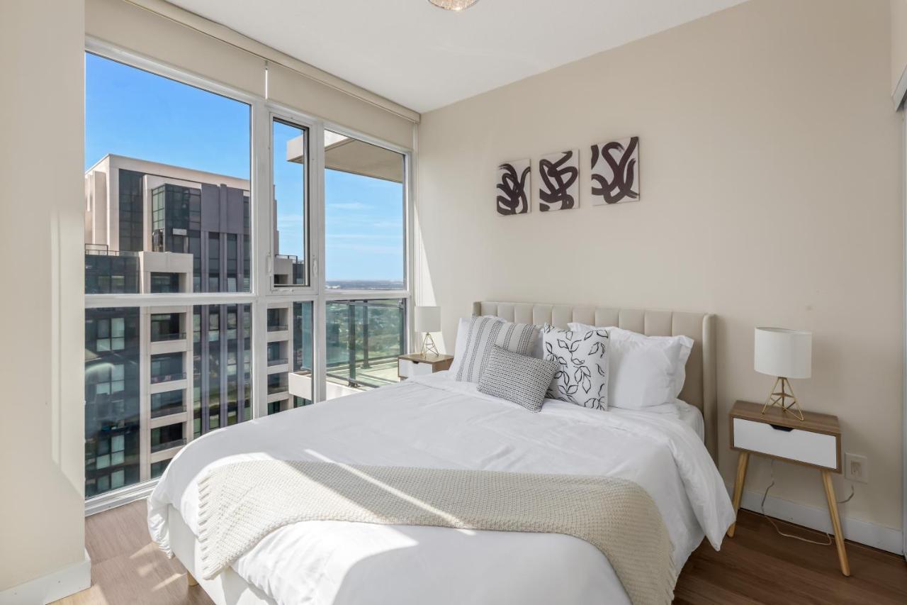 Ultra Luxurious 2.5 Bedroom 2 Full Bathroom 1 Parking Condo Near Sq1 Striking Views Mississauga Exteriör bild