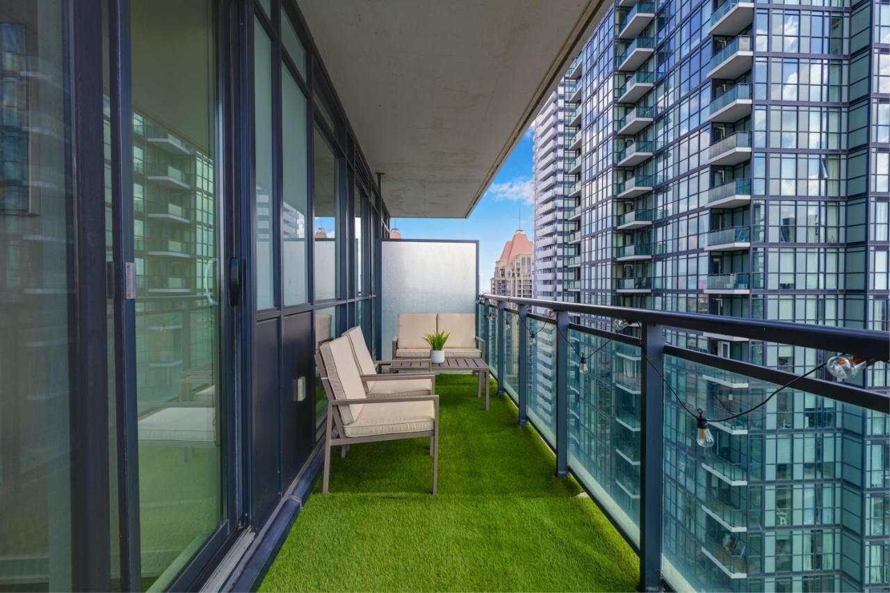 Ultra Luxurious 2.5 Bedroom 2 Full Bathroom 1 Parking Condo Near Sq1 Striking Views Mississauga Exteriör bild