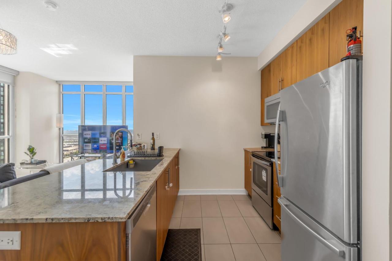 Ultra Luxurious 2.5 Bedroom 2 Full Bathroom 1 Parking Condo Near Sq1 Striking Views Mississauga Exteriör bild