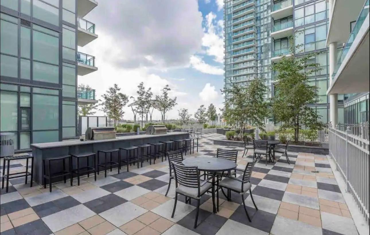 Ultra Luxurious 2.5 Bedroom 2 Full Bathroom 1 Parking Condo Near Sq1 Striking Views Mississauga Exteriör bild